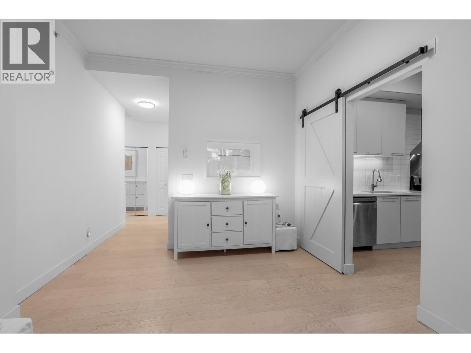 101 160 W Keith Road, North Vancouver, British Columbia  V7M 3M2 - Photo 5 - R3174598