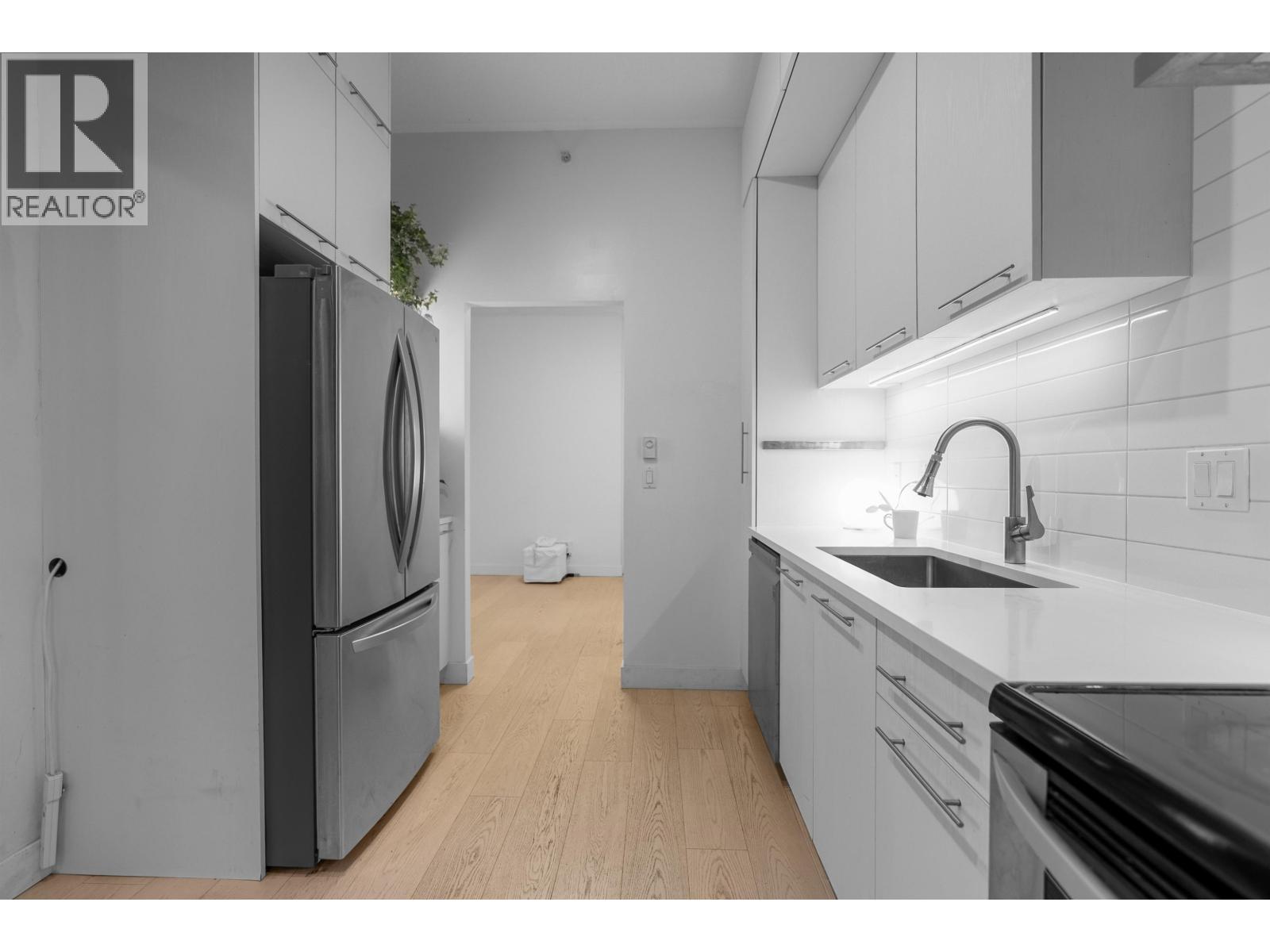 101 160 W Keith Road, North Vancouver, British Columbia  V7M 3M2 - Photo 6 - R3174598