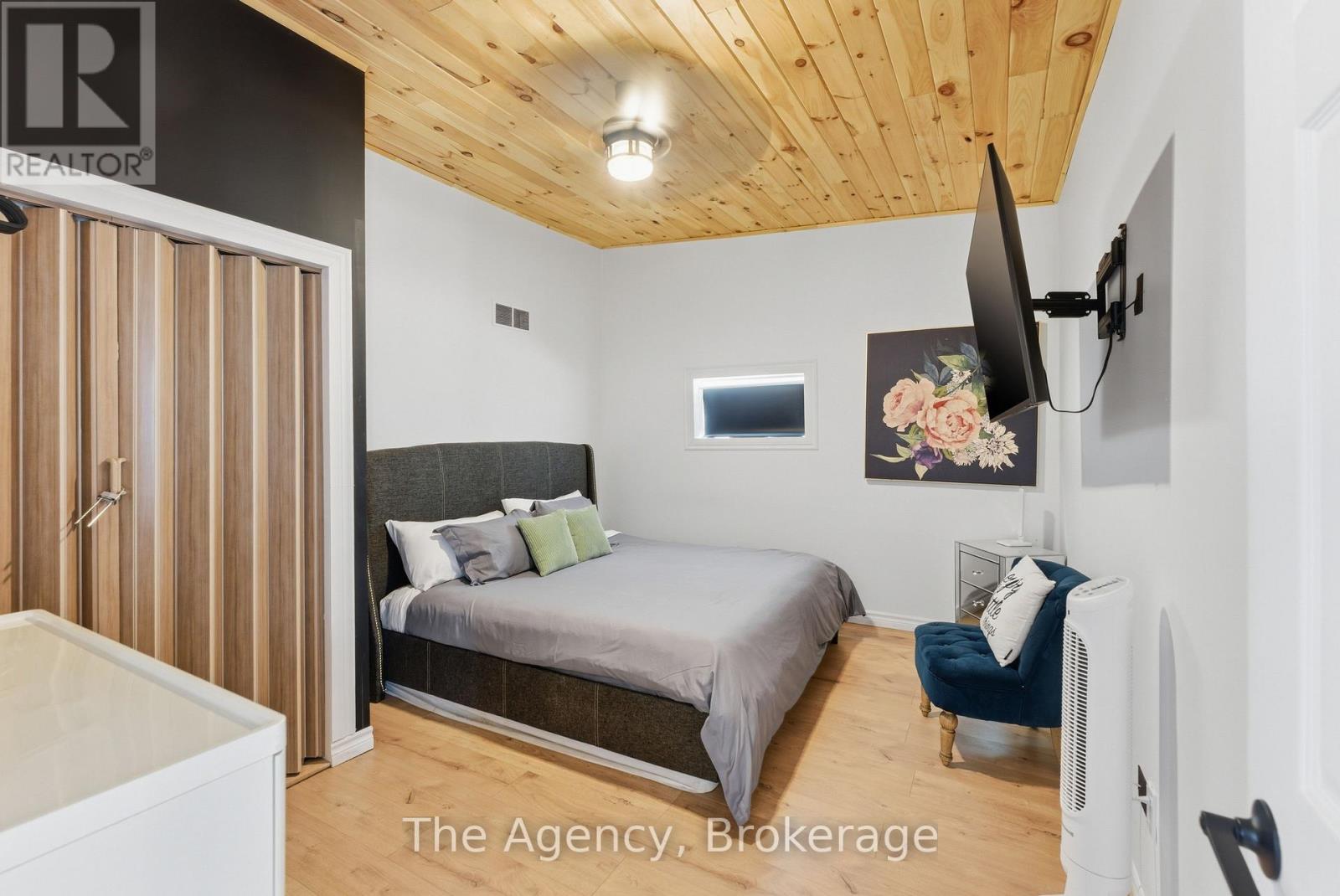 6043 Main Street, Niagara Falls, Ontario  L2G 6A1 - Photo 7 - X13210770