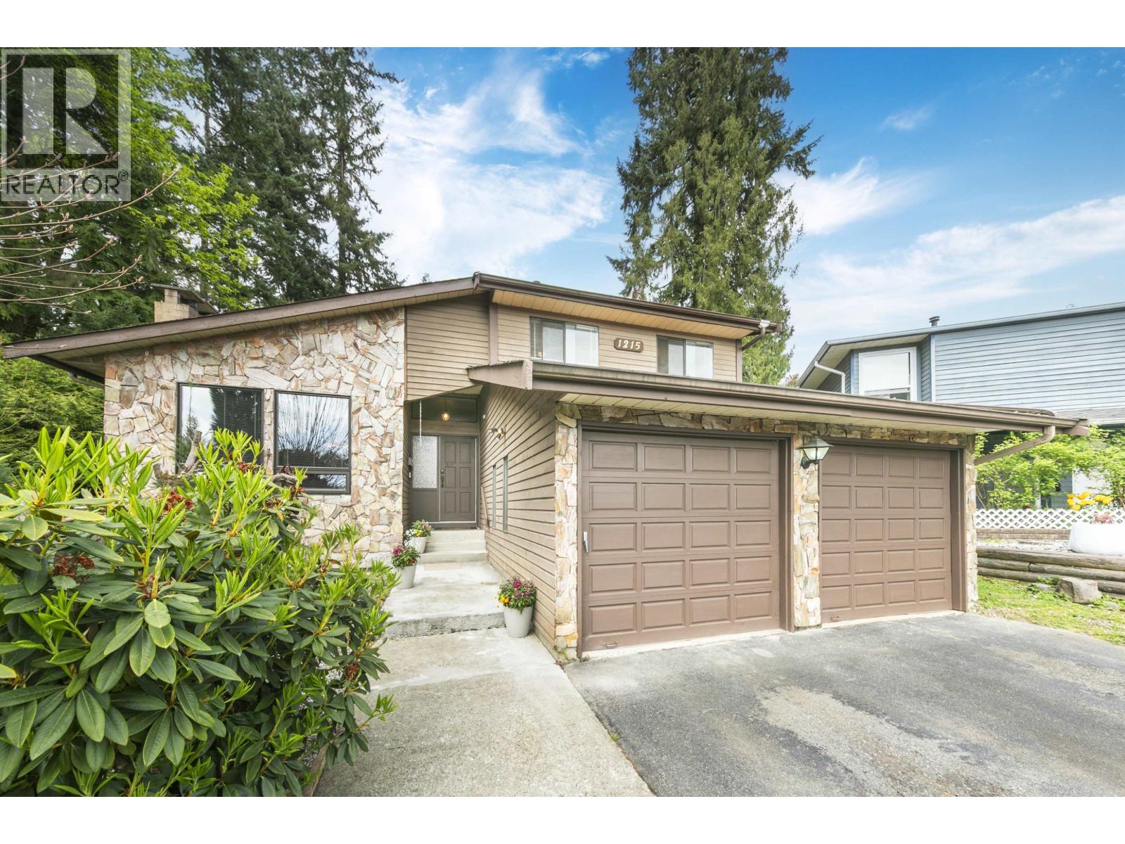 1215 CYPRESS PLACE, Port Moody, British Columbia