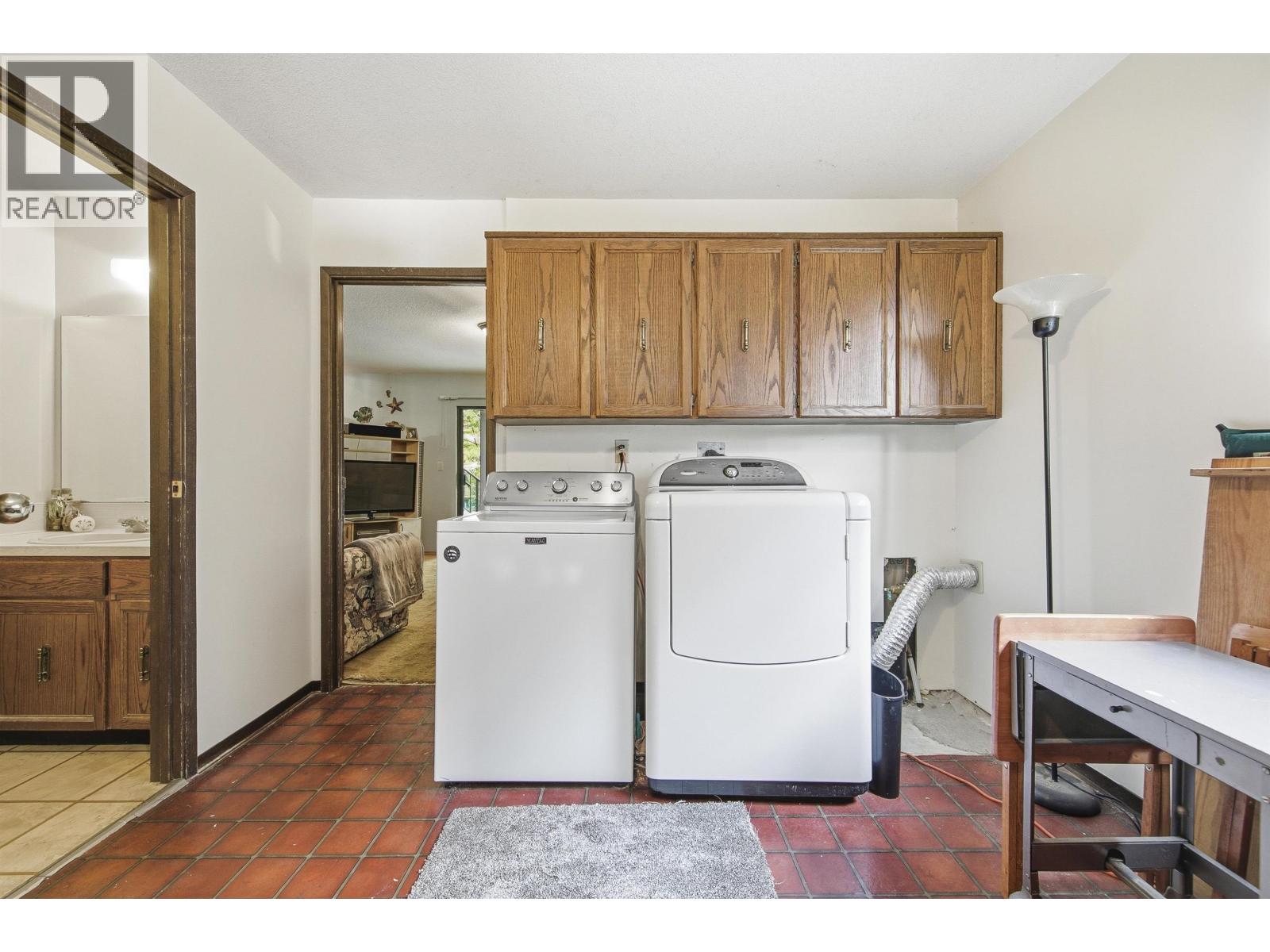 1215 Cypress Place, Port Moody, British Columbia  V3H 3Y7 - Photo 24 - R3174581