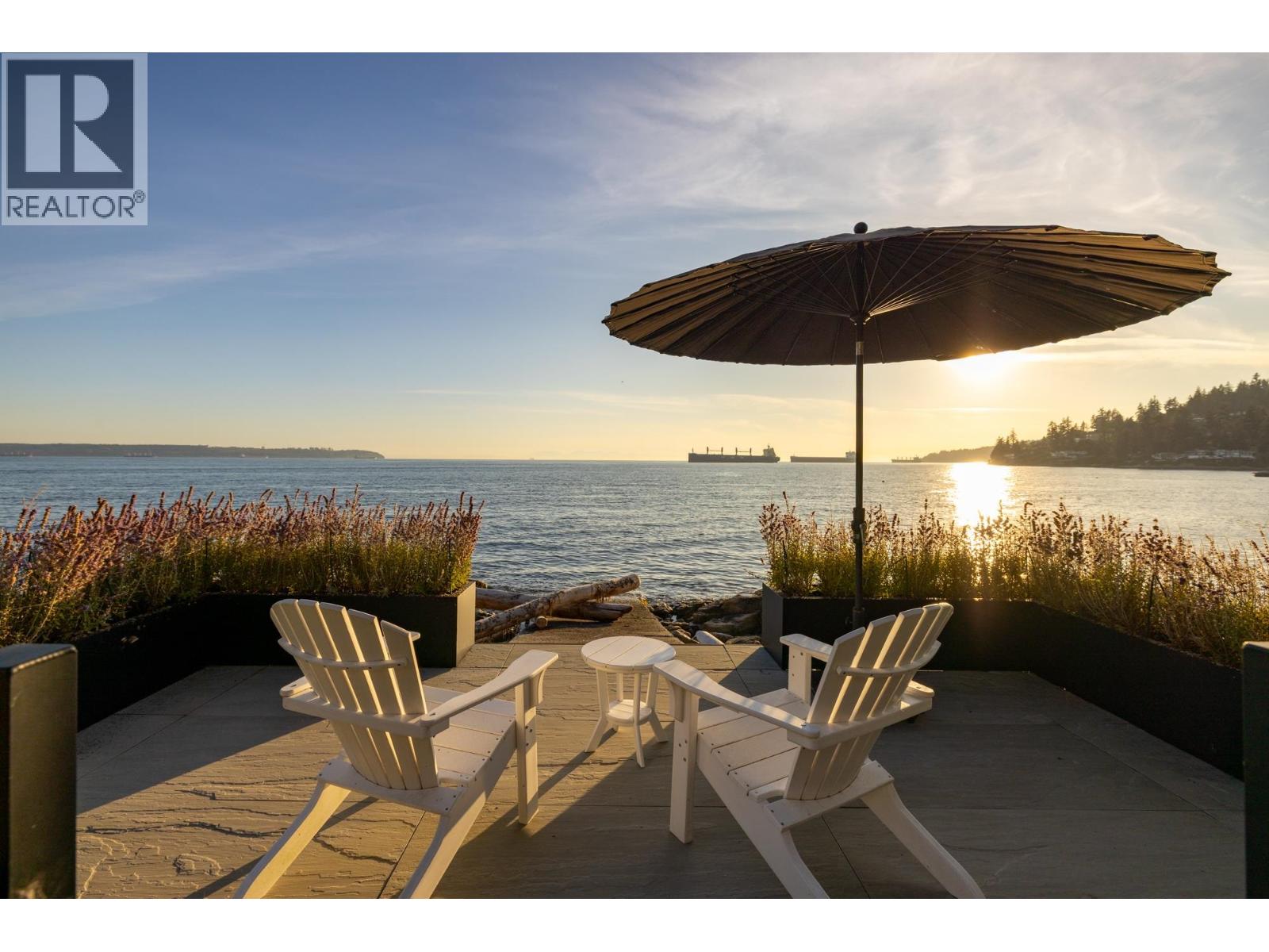 3156 Travers Avenue, West Vancouver, British Columbia  V7V 1G3 - Photo 3 - R3174607
