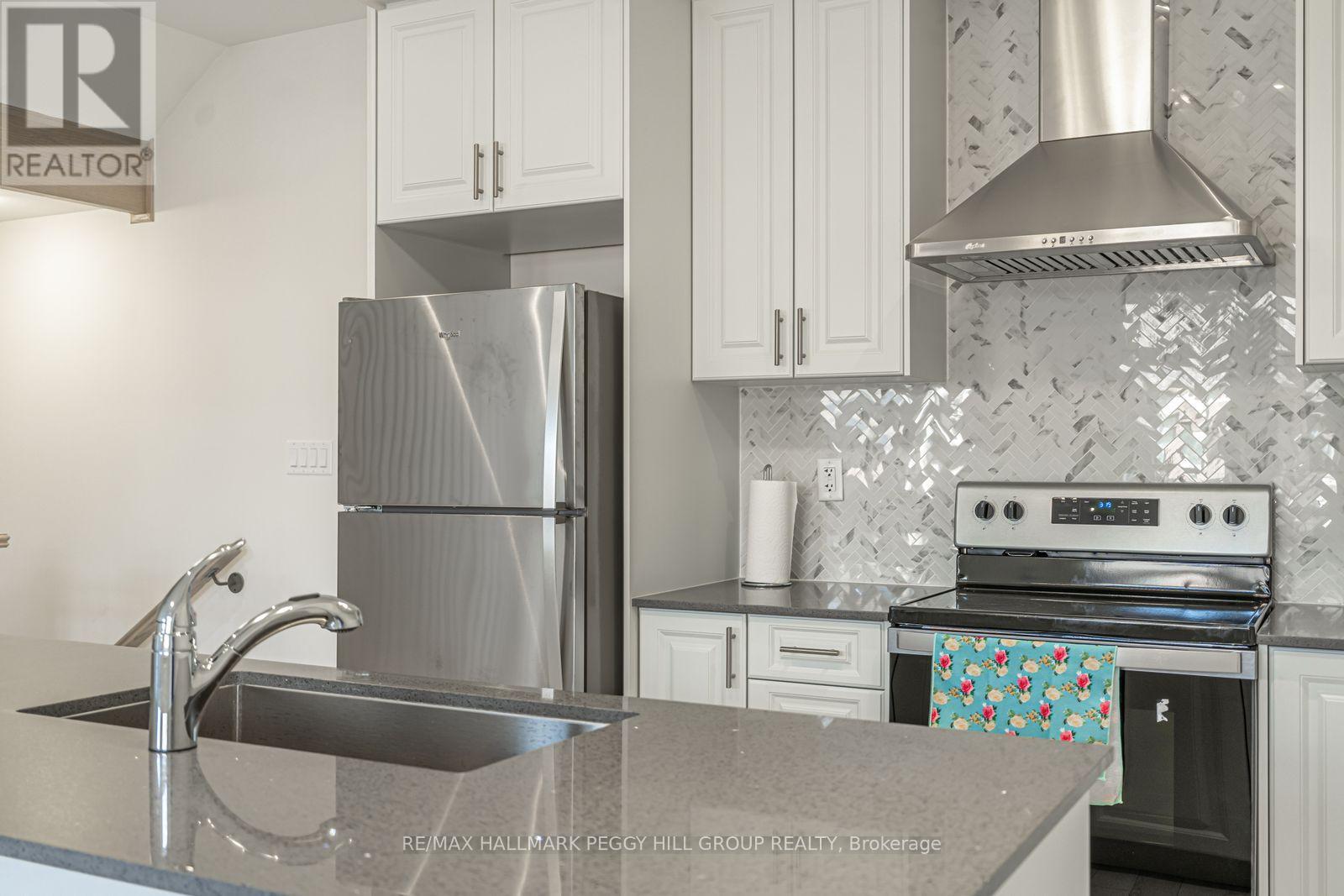 31 Bluebird Lane, Barrie (Painswick South), Ontario  L4N 6A3 - Photo 3 - S14027542