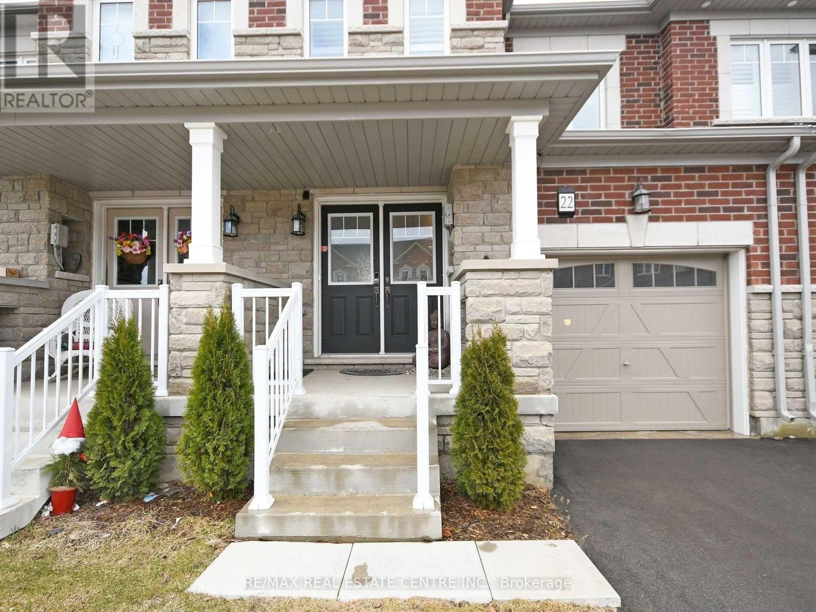 22 Hoover Road, Brampton, Ontario  L7A 4L2 - Photo 3 - W14027458