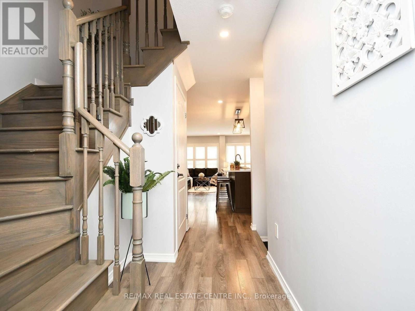 22 Hoover Road, Brampton, Ontario  L7A 4L2 - Photo 4 - W14027458