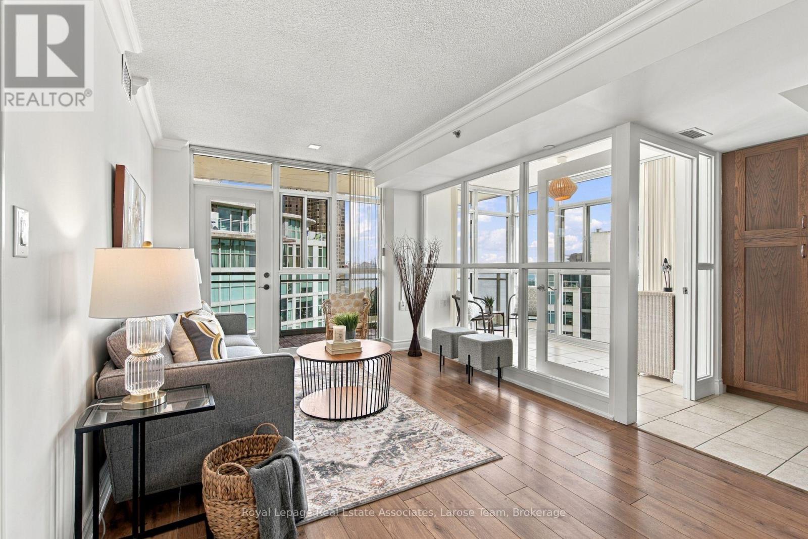 1402 - 3 Marine Parade Drive, Toronto, Ontario  M8V 3Z5 - Photo 3 - W14027528