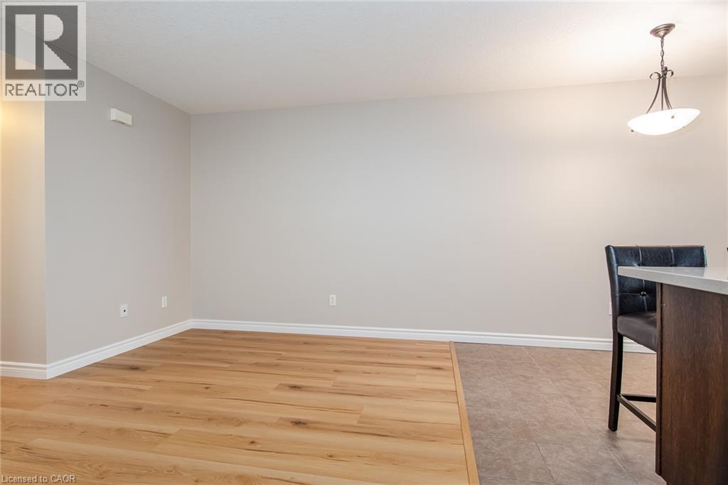 240 WESTMEADOW Drive Unit# 6A