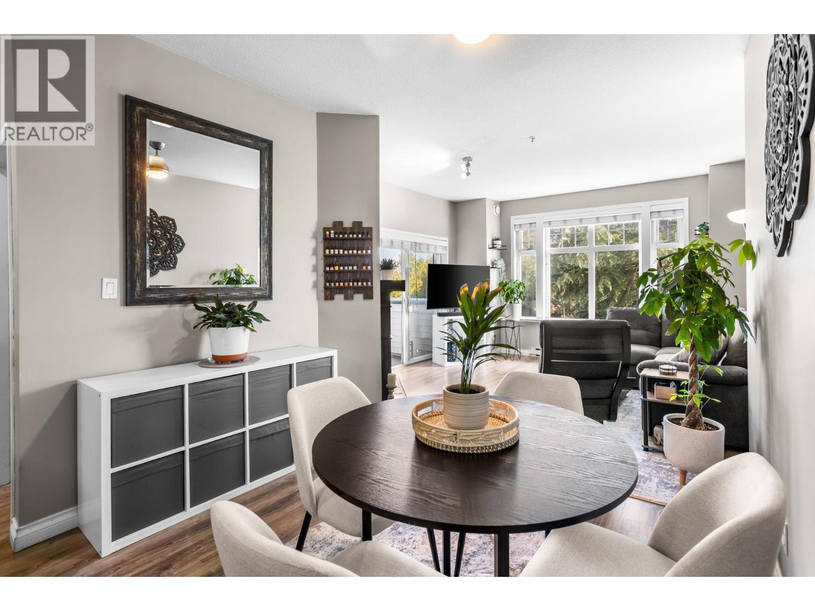 211 83 Star Crescent, New Westminster, British Columbia  V3M 6X8 - Photo 2 - R3173874