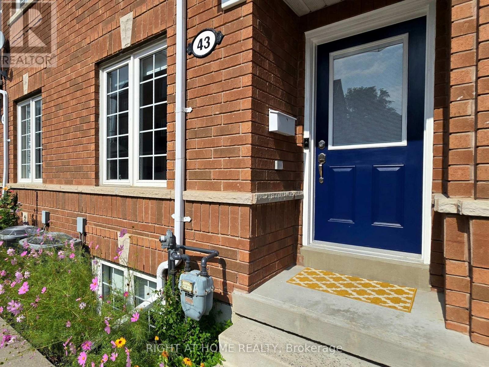 43 Brickworks Lane, Toronto, Ontario  M6N 5H8 - Photo 2 - W13867888