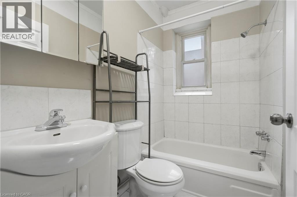 418 Main Street W, Hamilton, Ontario  L8P 1K6 - Photo 22 - 40869845