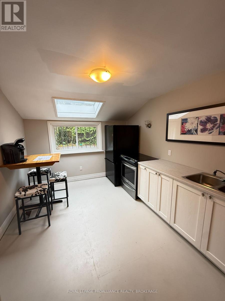 272 Wellington Street, Kingston, Ontario  K7K 2Z1 - Photo 9 - X13491960