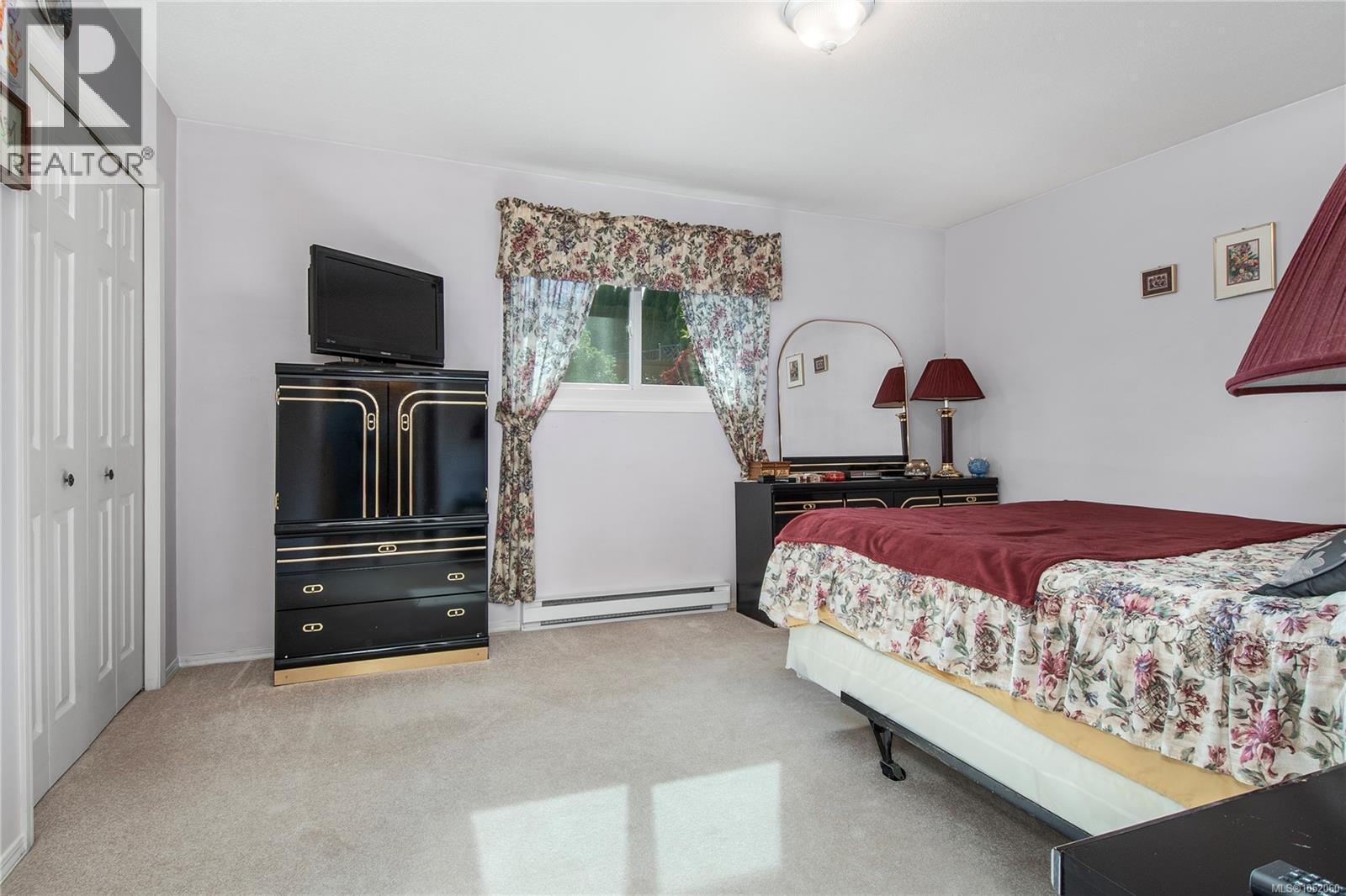 1667 Meadowbrook Dr