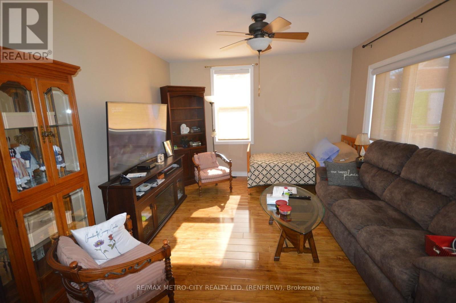 151 June Street, Renfrew, Ontario K7V 2K2 - Photo 2 - X14027594