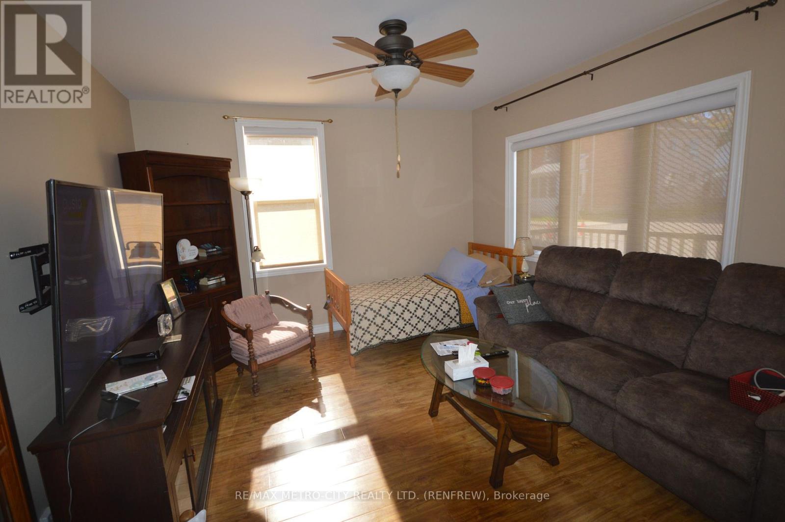 151 June Street, Renfrew, Ontario K7V 2K2 - Photo 3 - X14027594