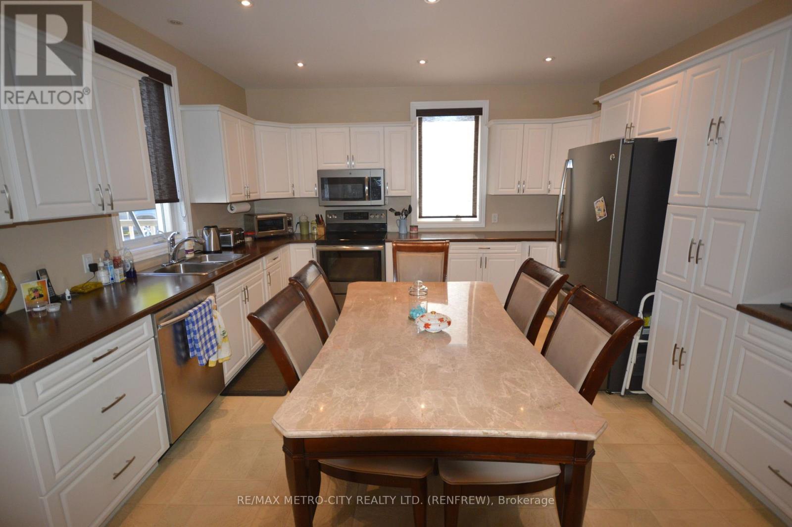 151 June Street, Renfrew, Ontario K7V 2K2 - Photo 5 - X14027594