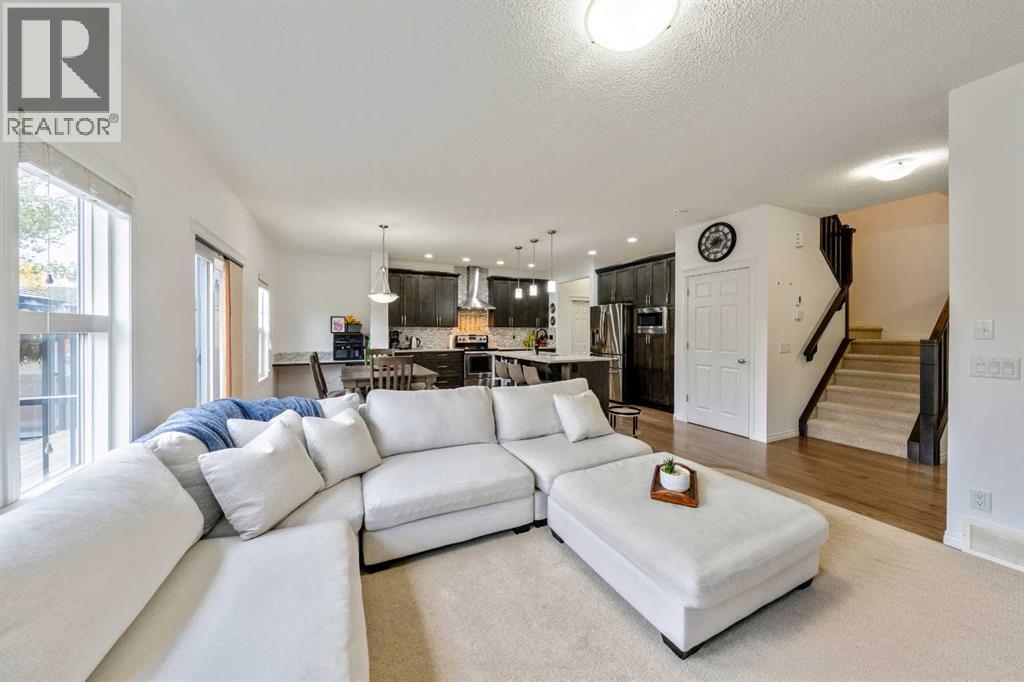 34 Mount Rae Terrace, Okotoks, Alberta  T1S 0M6 - Photo 6 - A2351009