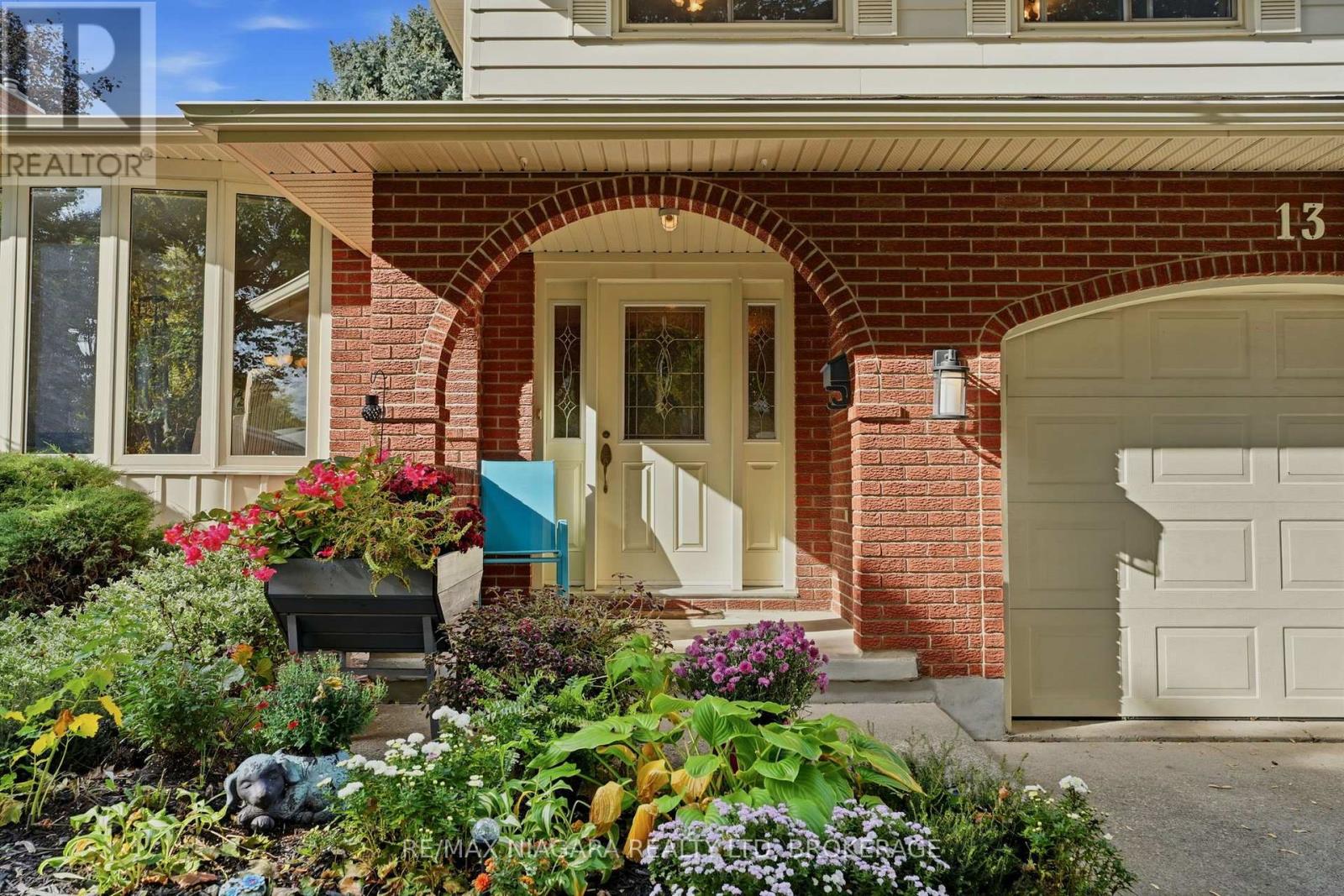 13 Chatham Road, St. Catharines, Ontario  L2M 4N7 - Photo 2 - X14027670