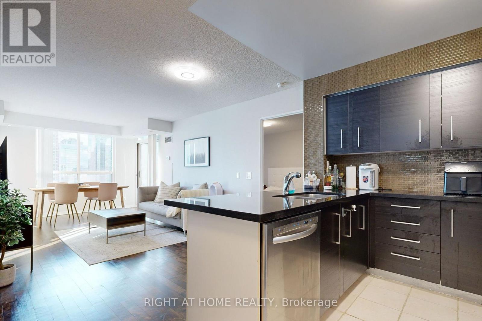 1507 - 18 Parkview Avenue, Toronto, Ontario  M2N 7H7 - Photo 2 - C14027688