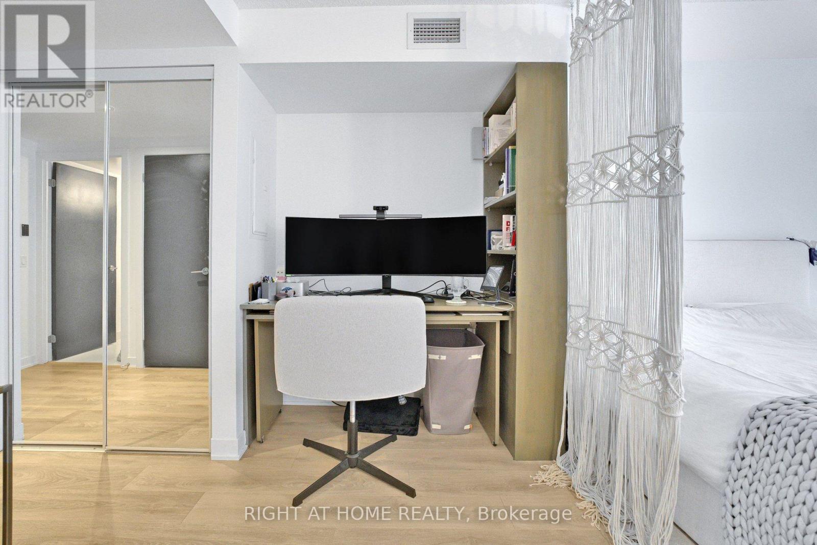 1406 - 87 Peter Street, Toronto, Ontario  M5V 0P1 - Photo 22 - C14027696