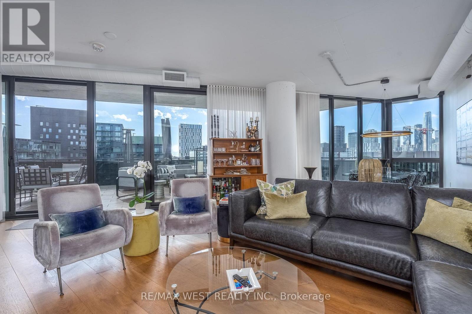 1002 - 21 Lawren Harris Square, Toronto, Ontario  M5A 0T4 - Photo 8 - C14027810
