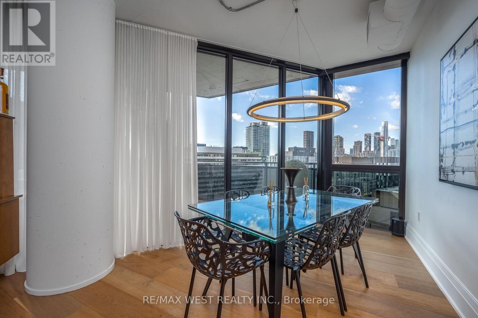 1002 - 21 Lawren Harris Square, Toronto, Ontario  M5A 0T4 - Photo 9 - C14027810