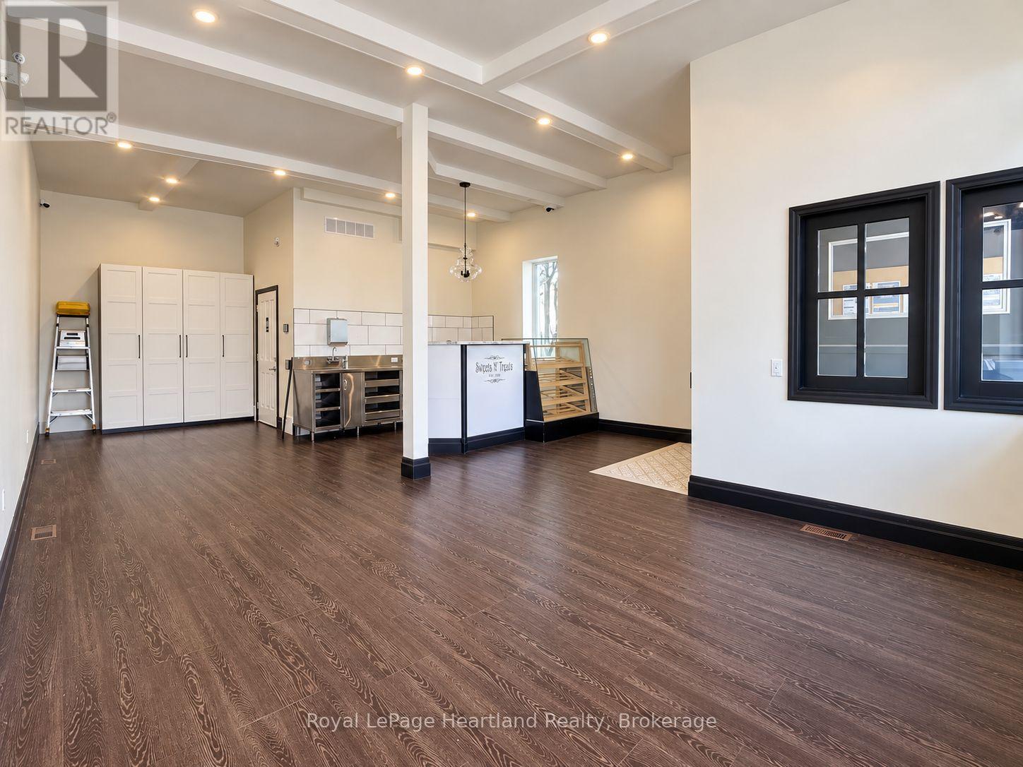 413 Queen Street, North Huron, Ontario  N0M 1H0 - Photo 4 - X14027576