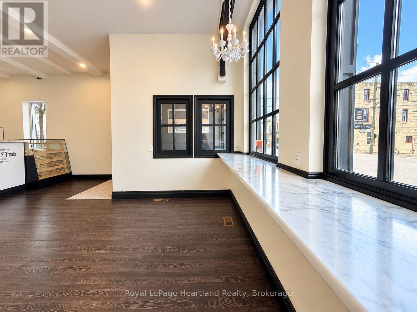 413 Queen Street, North Huron, Ontario  N0M 1H0 - Photo 5 - X14027576