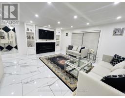 300 TIPPERARY STREET, Oshawa, Ontario