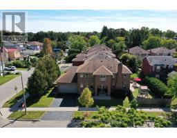 10 SCARBORO AVENUE, Toronto, Ontario