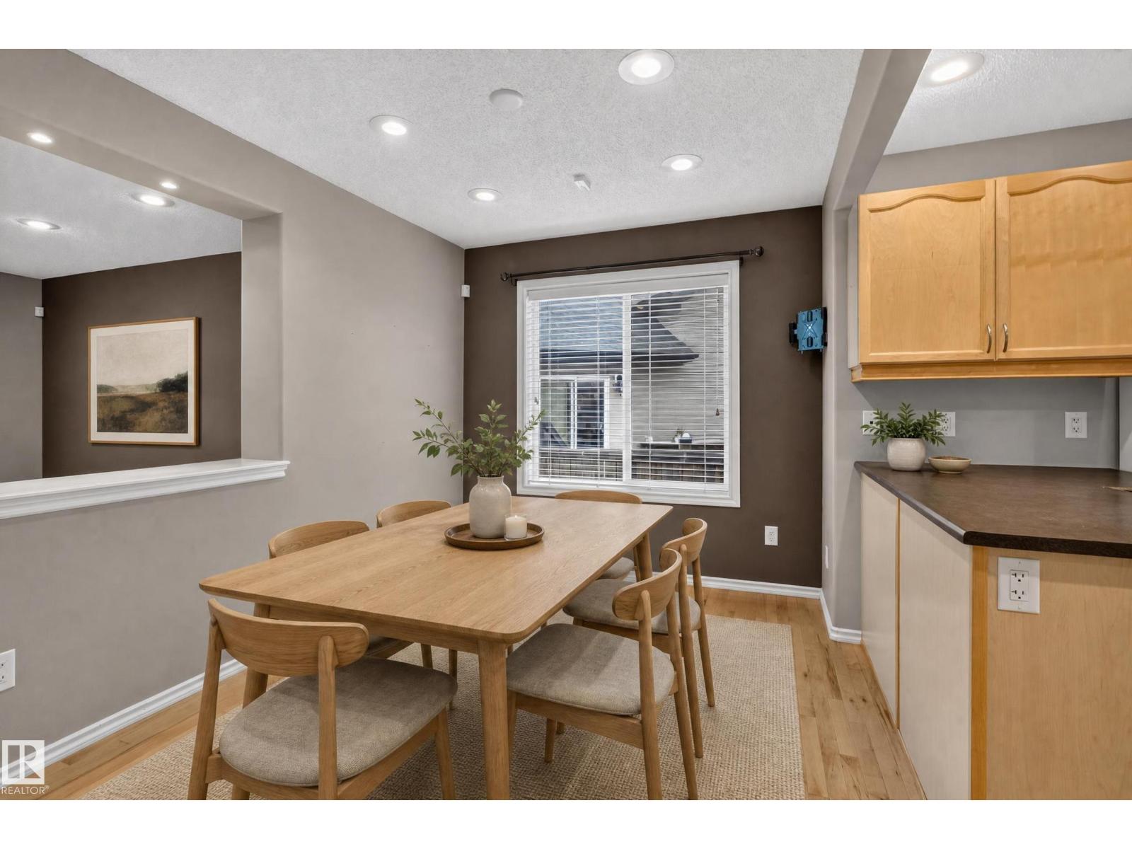 21215 92 AV NW