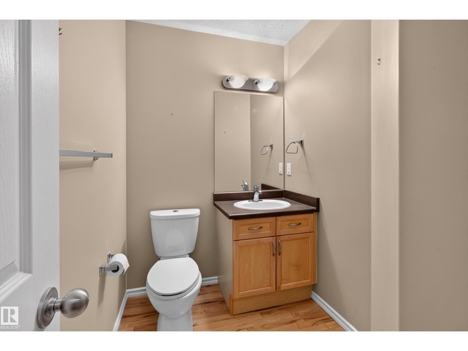 21215 92 AV NW
