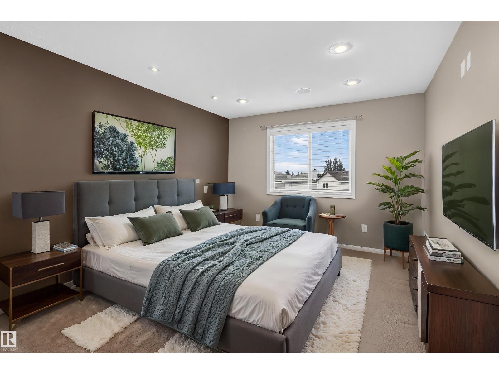 21215 92 AV NW