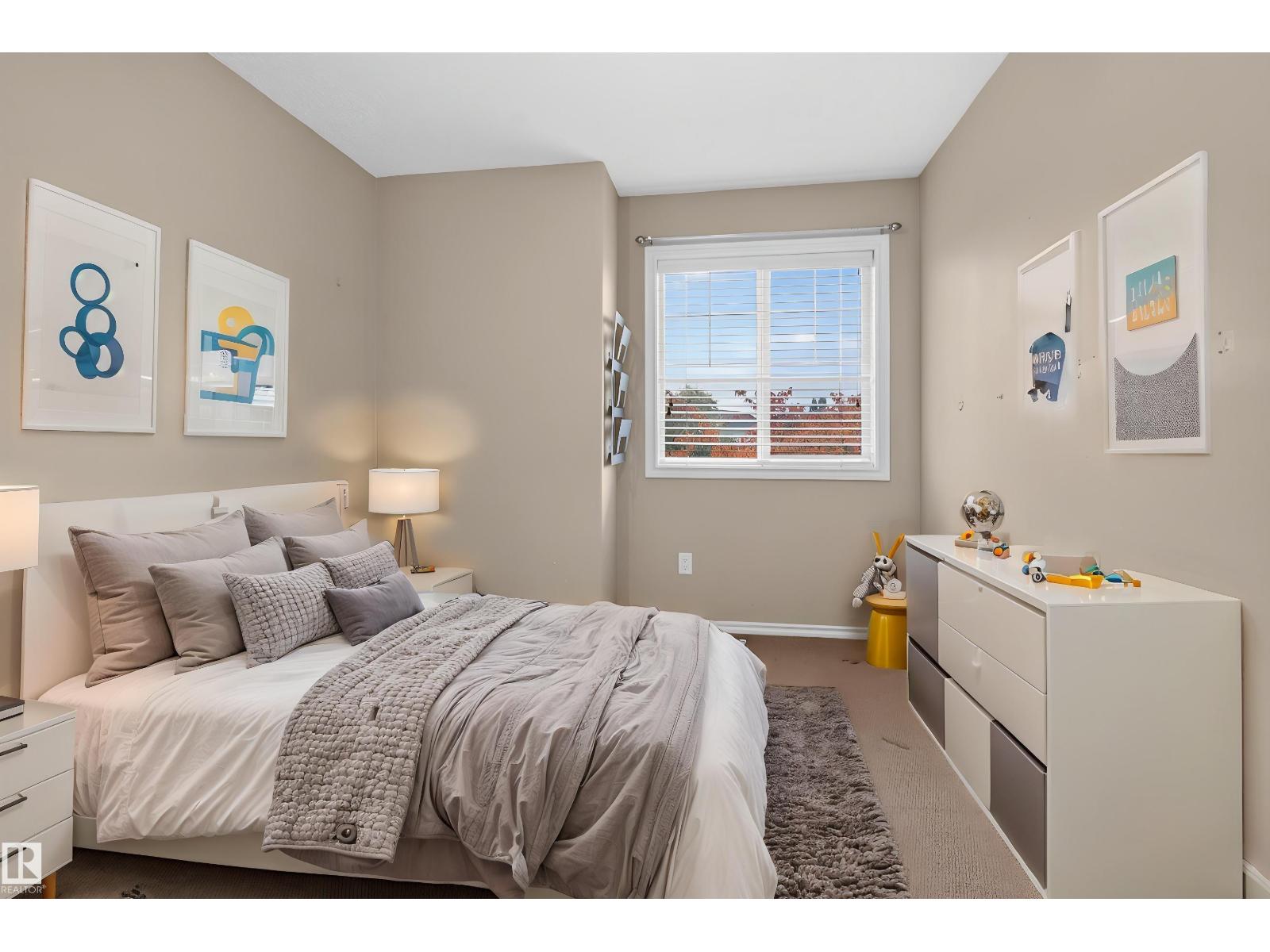 21215 92 AV NW