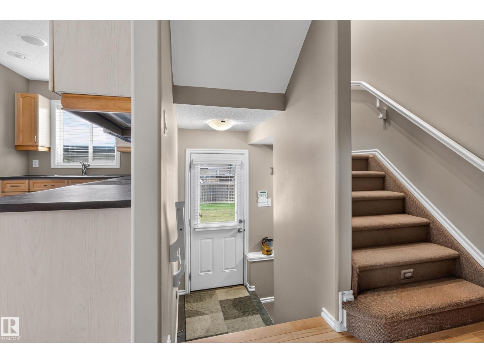 21215 92 AV NW