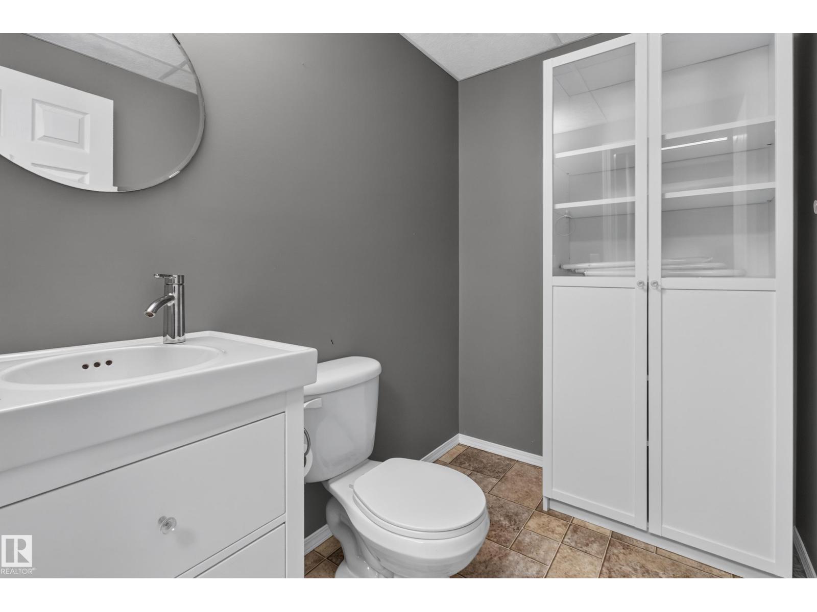 21215 92 AV NW