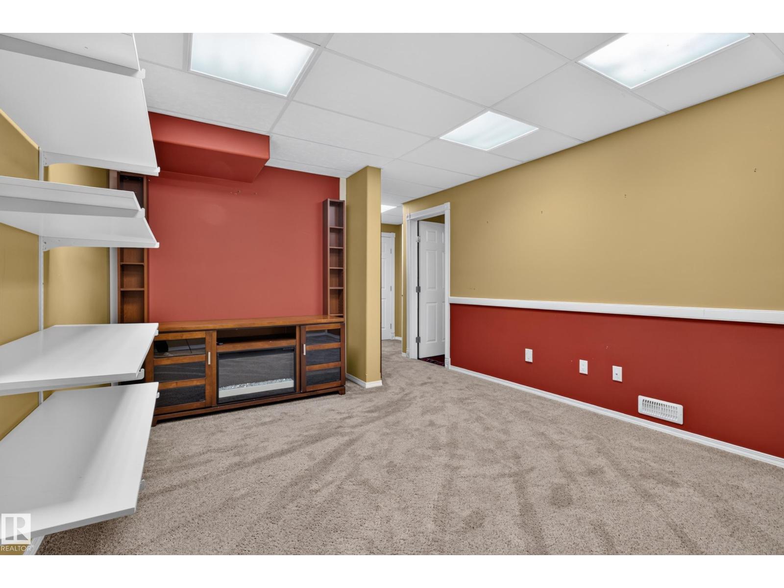 21215 92 AV NW