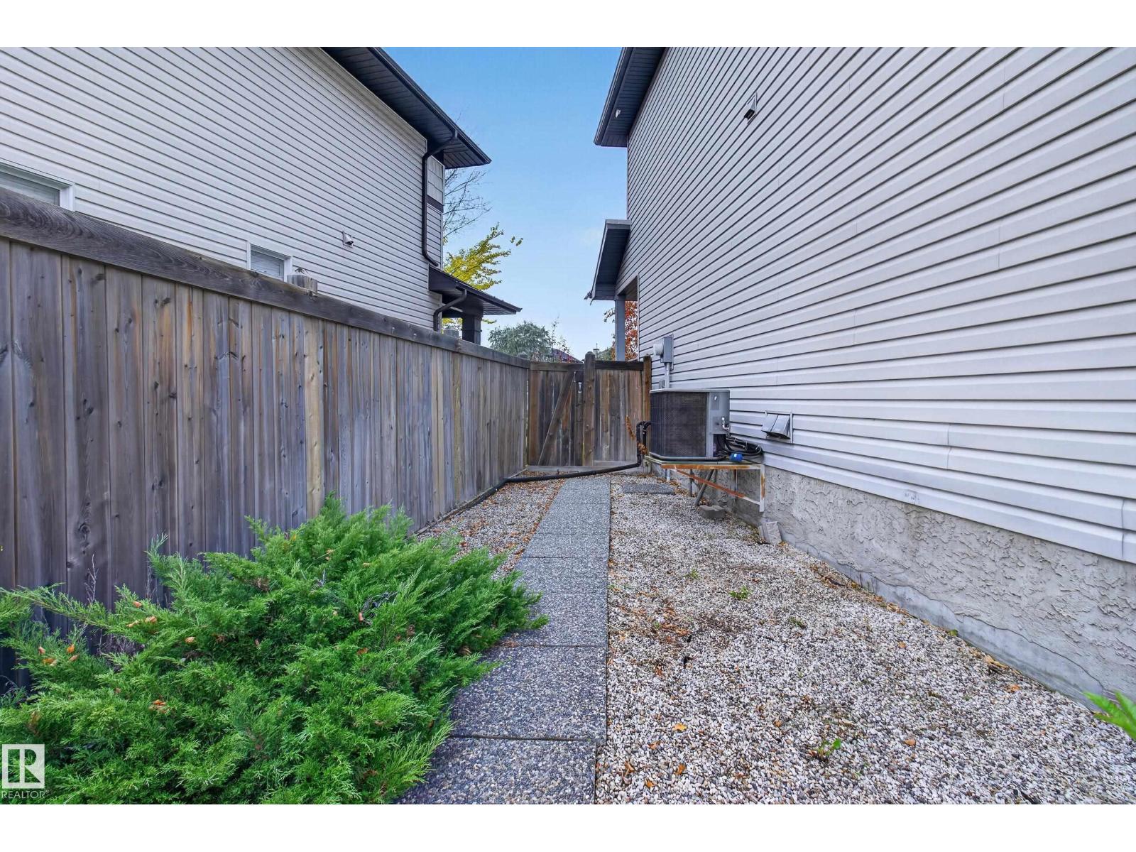 21215 92 AV NW