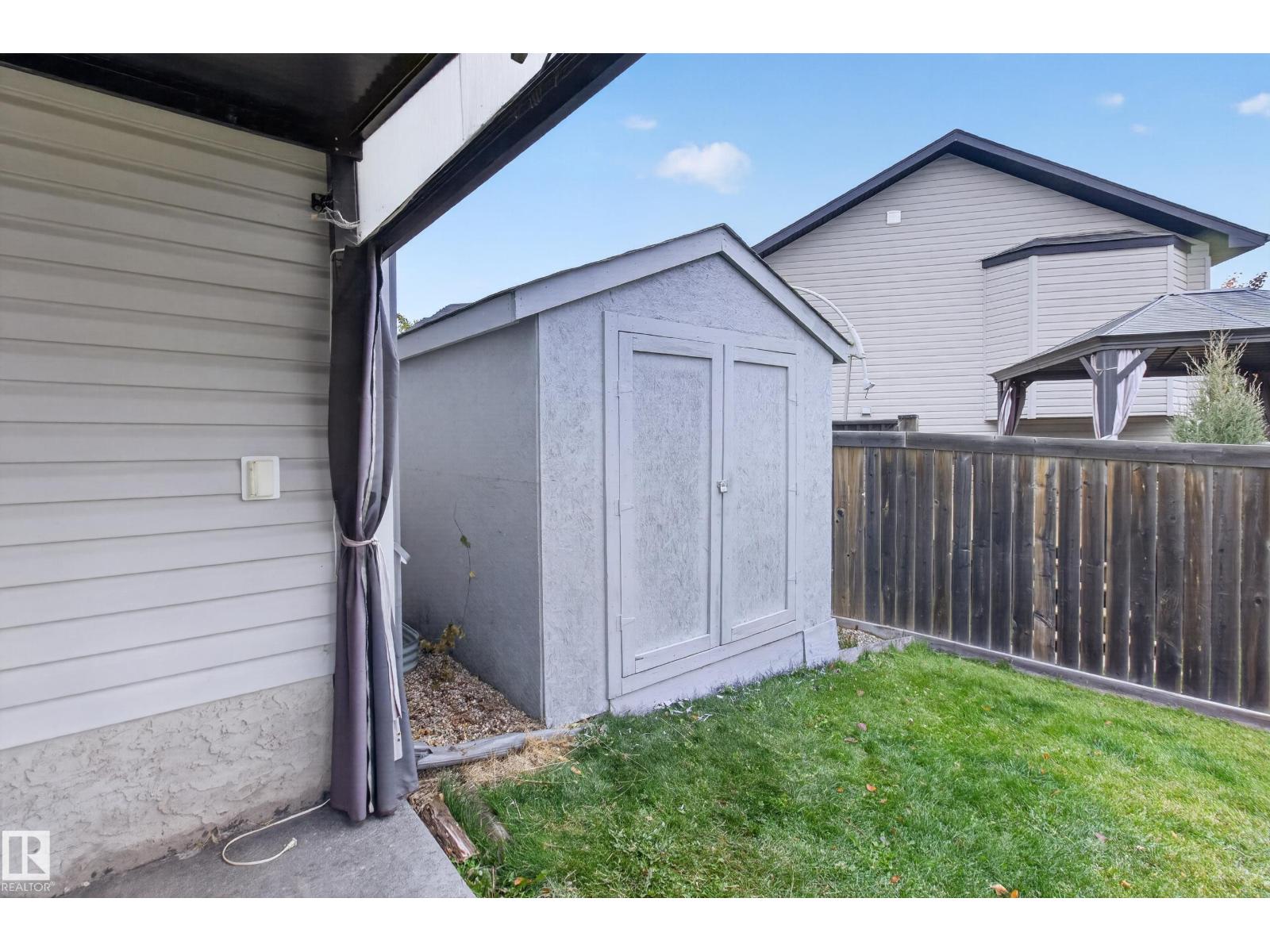 21215 92 AV NW