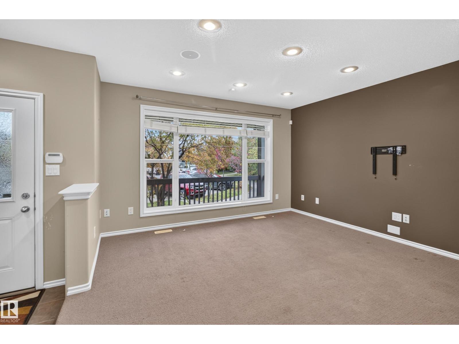 21215 92 AV NW