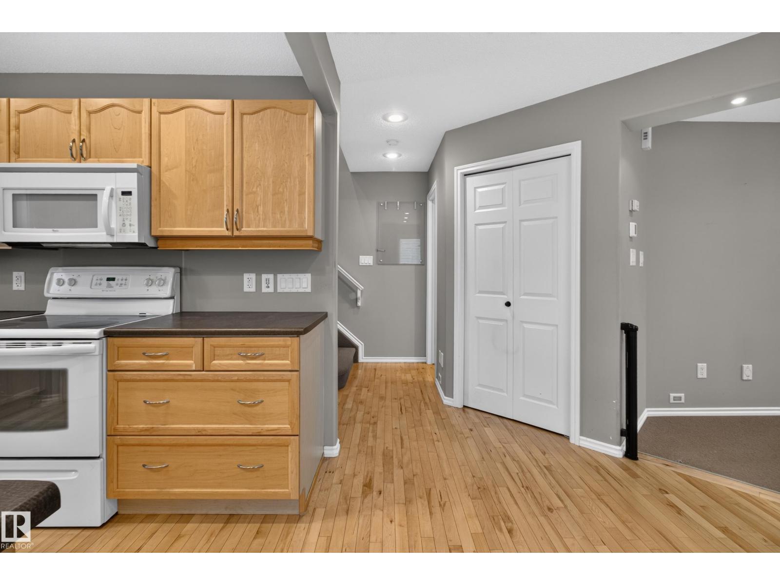 21215 92 AV NW