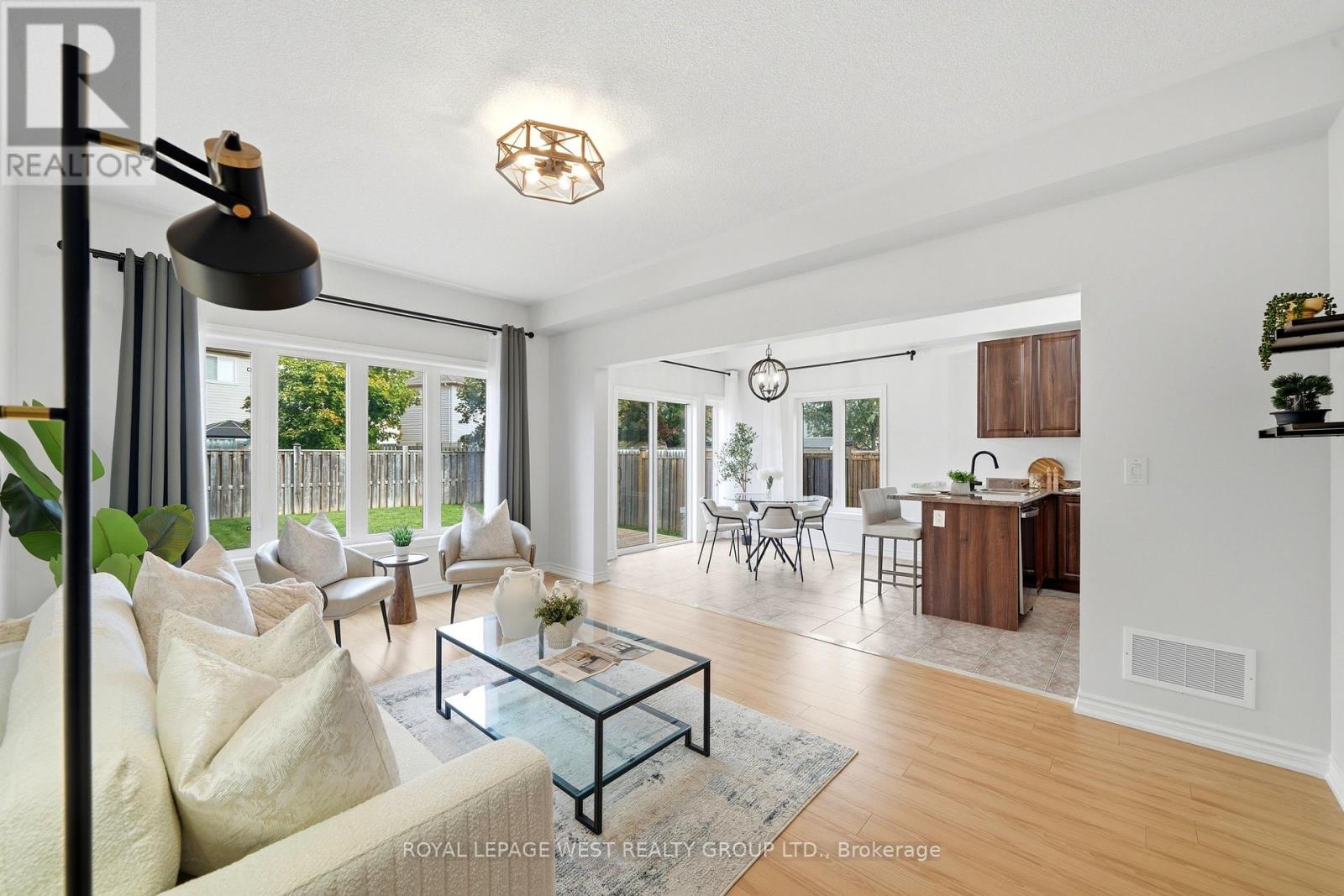 309 Greenwood Drive, Essa (Angus), Ontario L0M 1B4 - Photo 4 - N14027590