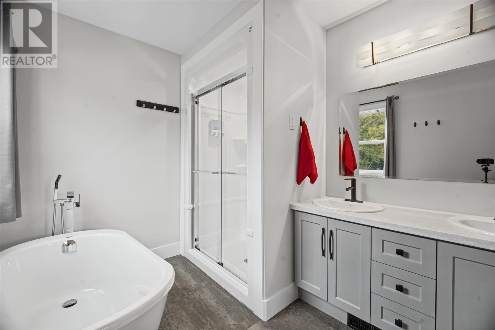 5 Red Cliff Road, Logy Bay — photo 15