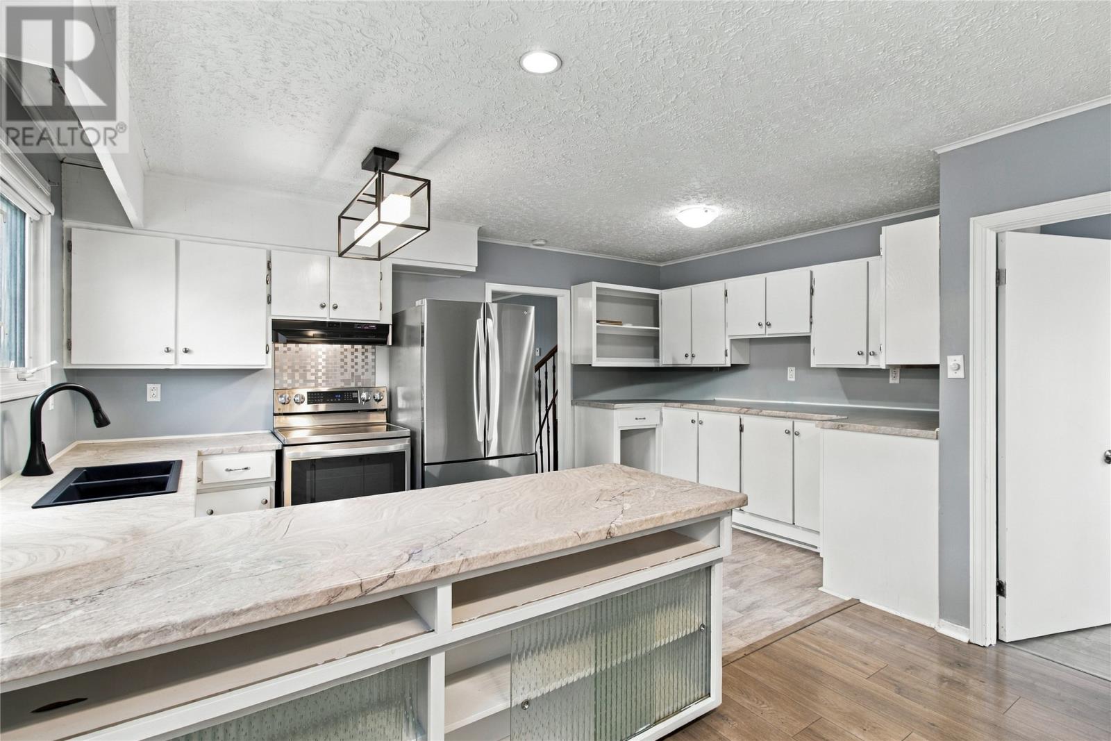 16 Dunscombe Place, St. John's — photo 12