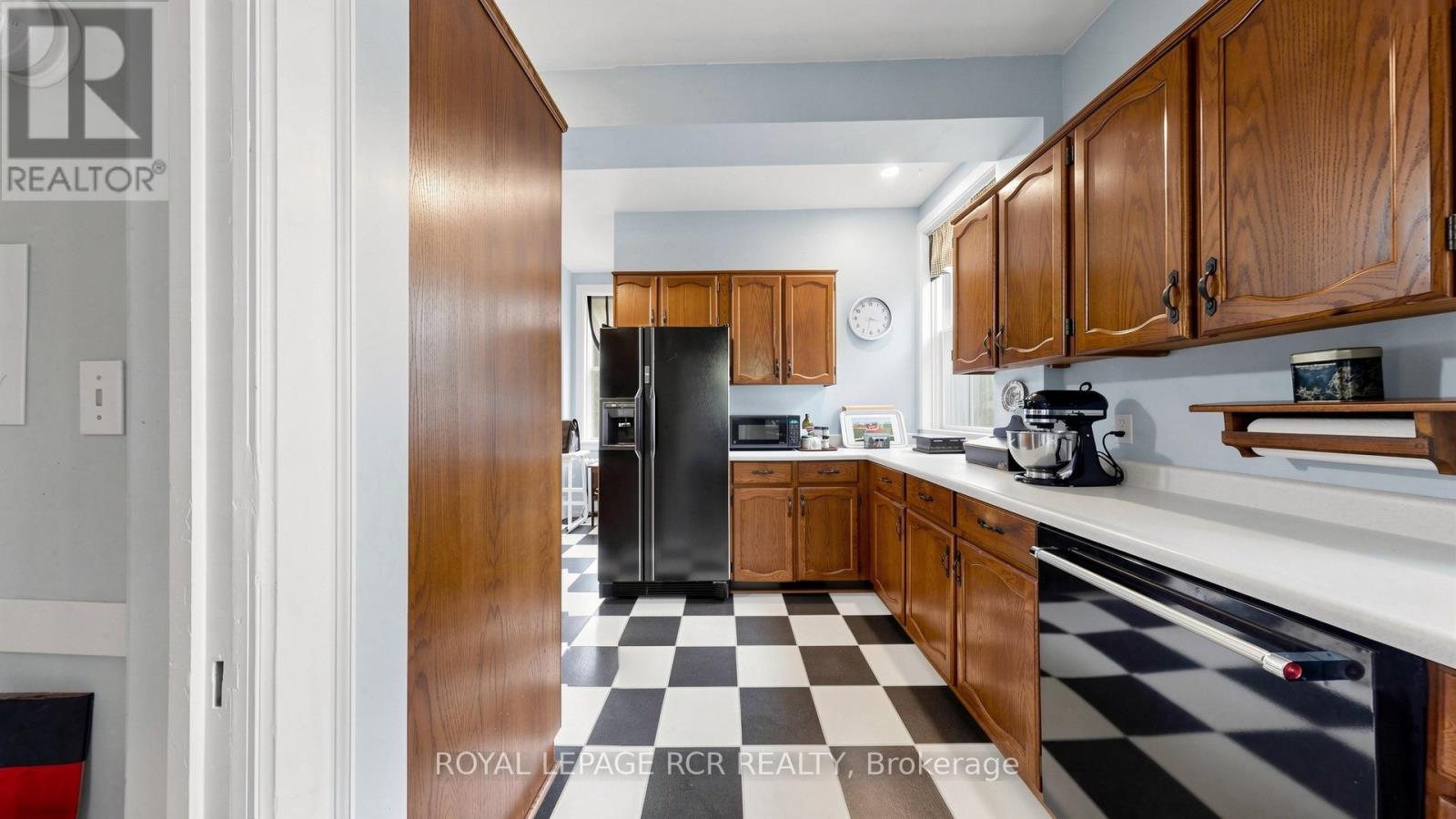 16 Blake Street, Barrie (North Shore), Ontario  L4M 1J6 - Photo 15 - S14027808