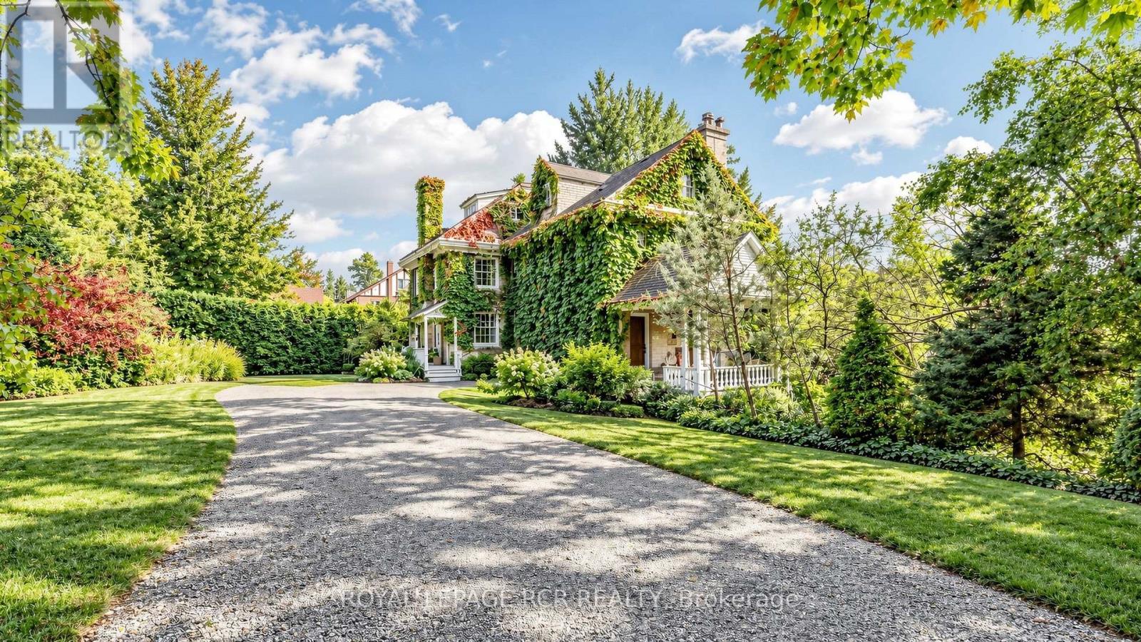 16 Blake Street, Barrie (North Shore), Ontario  L4M 1J6 - Photo 2 - S14027808