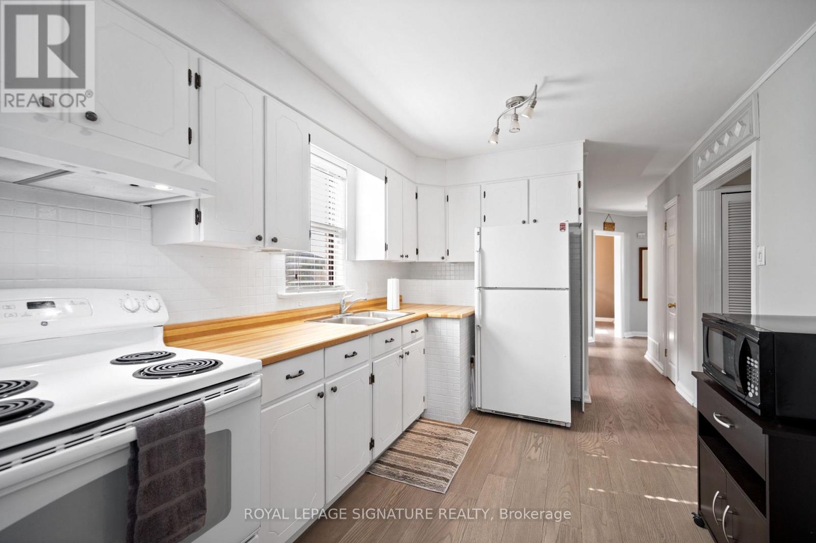 81 Nash Drive, Toronto, Ontario  M3M 2L6 - Photo 9 - W14027560