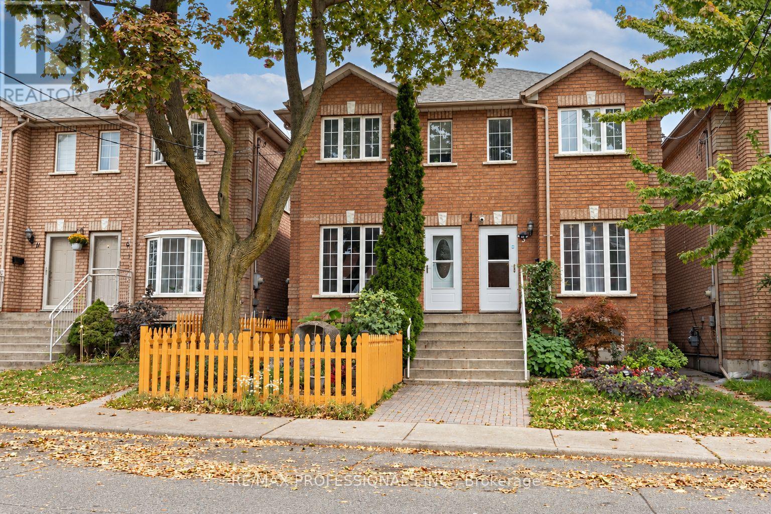 7 MULOCK AVENUE, Toronto, Ontario