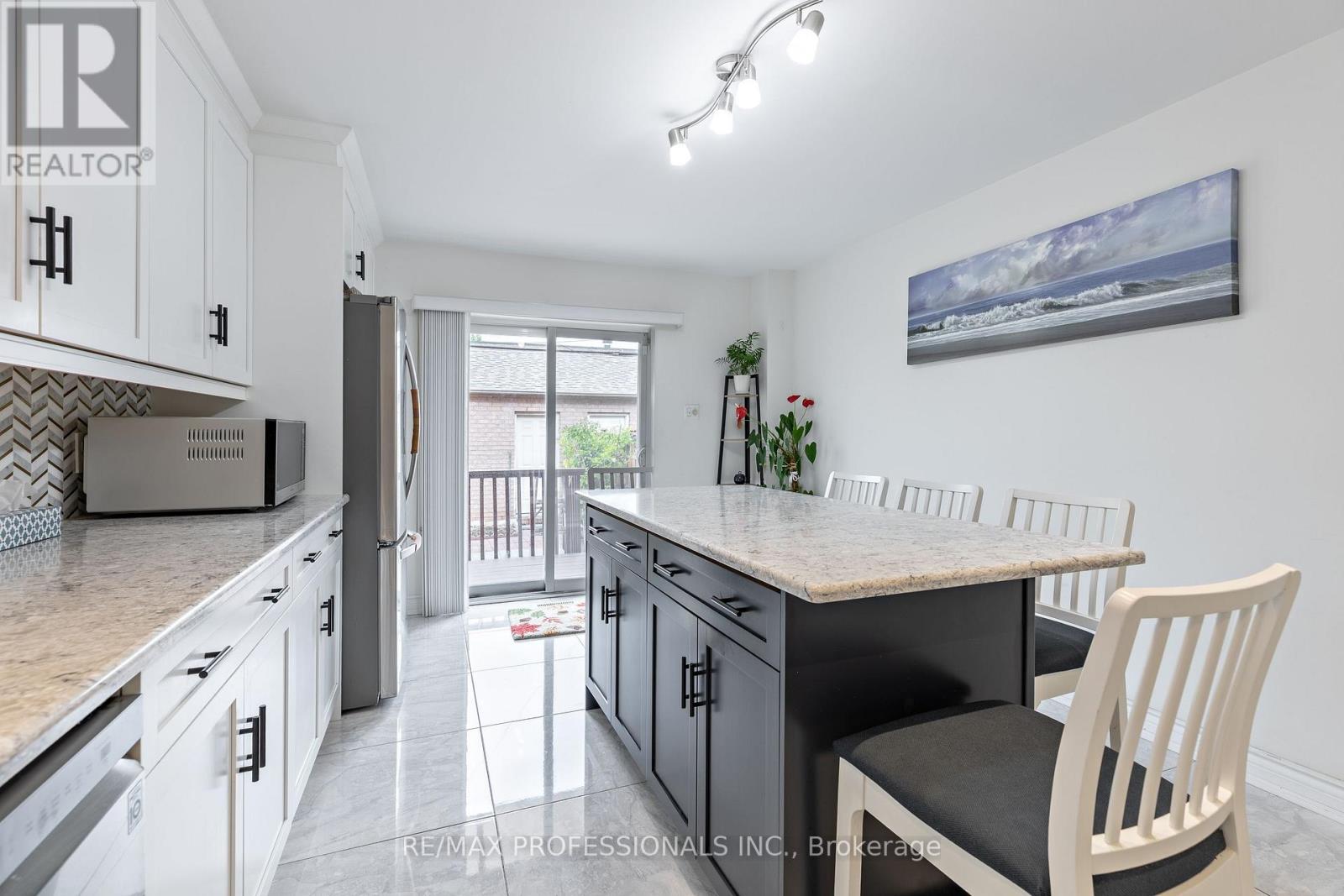 7 Mulock Avenue, Toronto, Ontario  M6N 3C3 - Photo 11 - W14027720