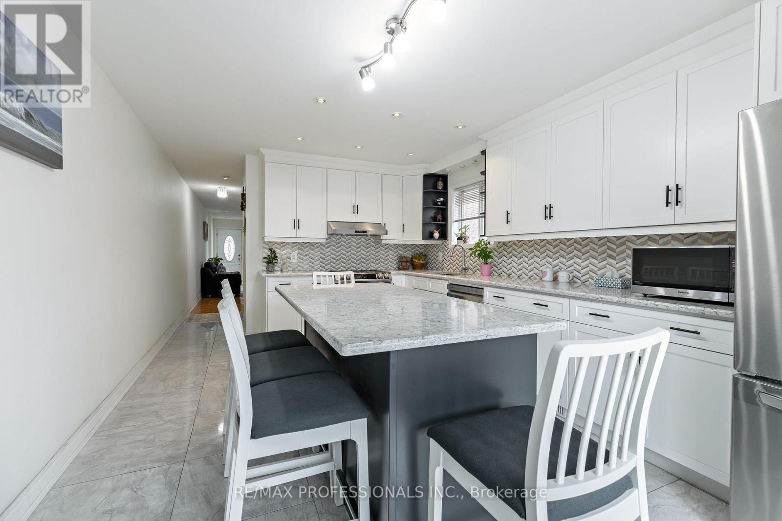 7 Mulock Avenue, Toronto, Ontario  M6N 3C3 - Photo 14 - W14027720