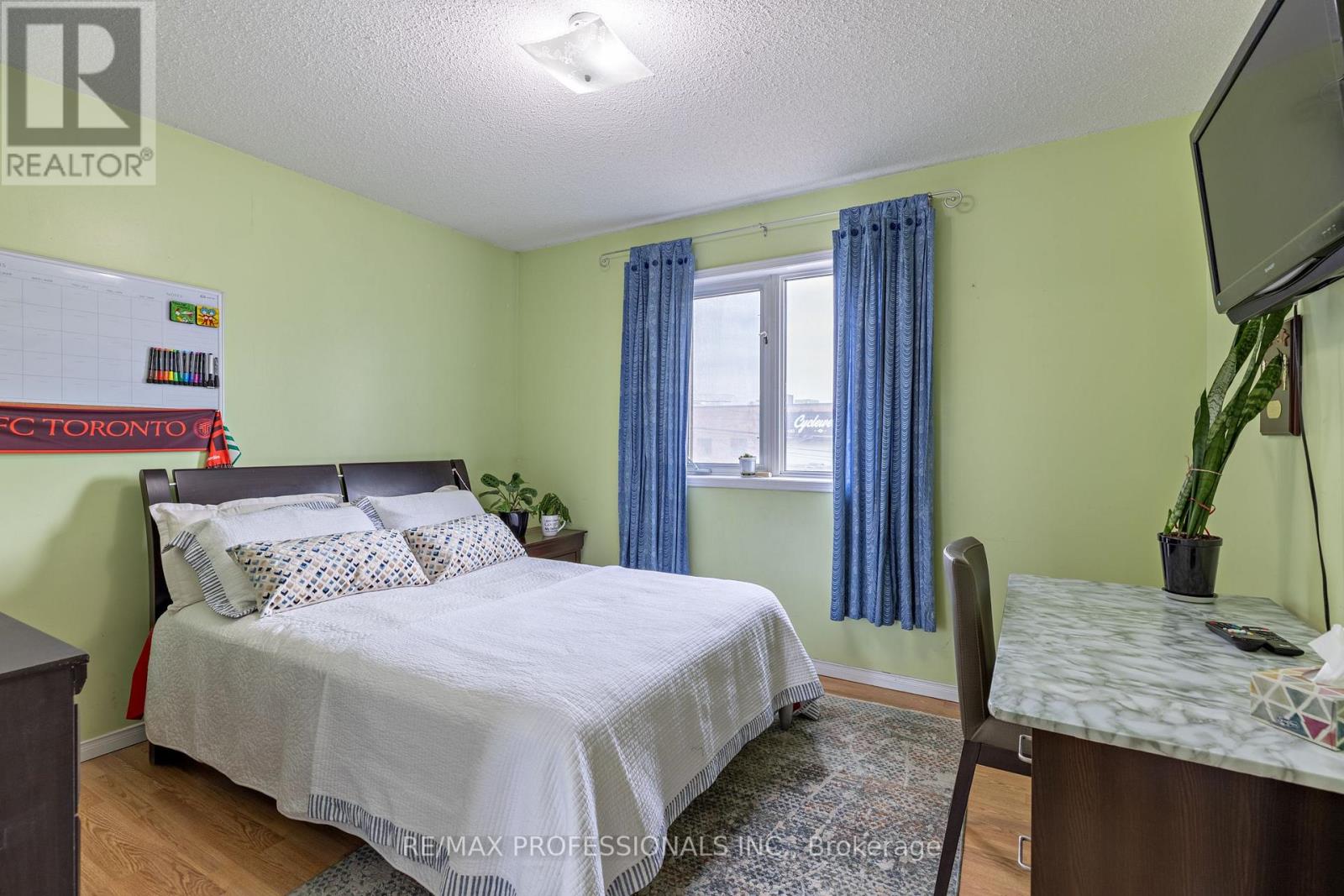 7 Mulock Avenue, Toronto, Ontario  M6N 3C3 - Photo 16 - W14027720